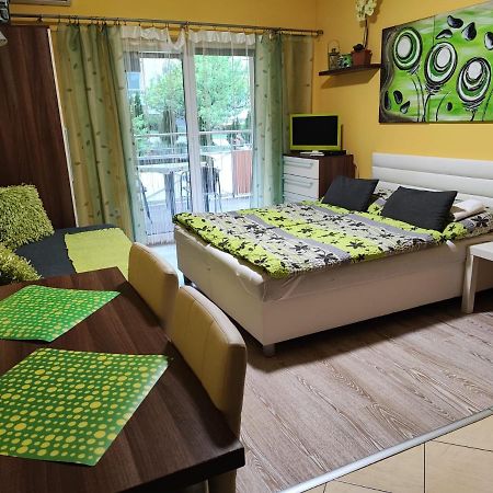 Slnečné apartmány Podhájska Esterno foto