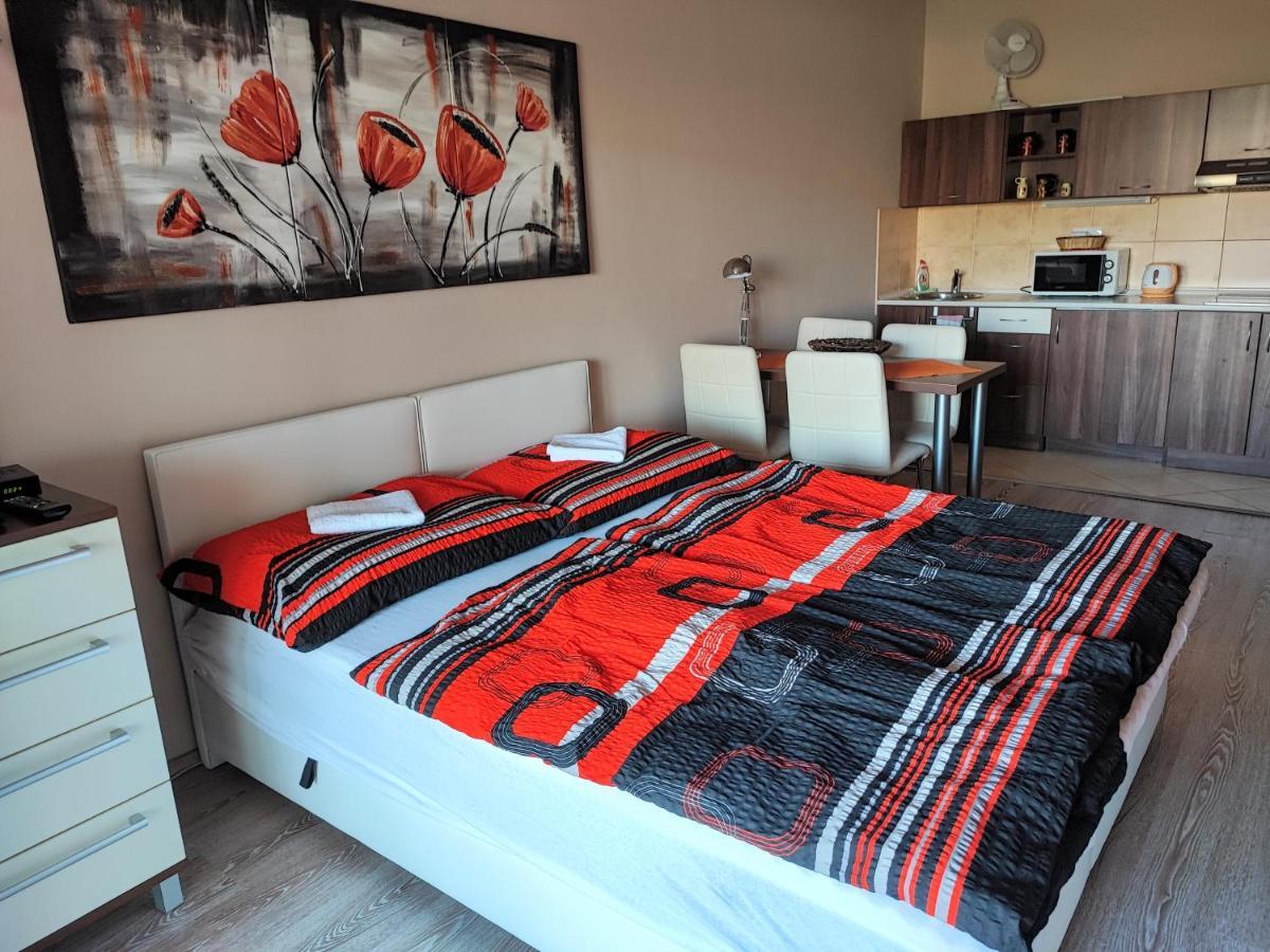 Slnečné apartmány Podhájska Esterno foto