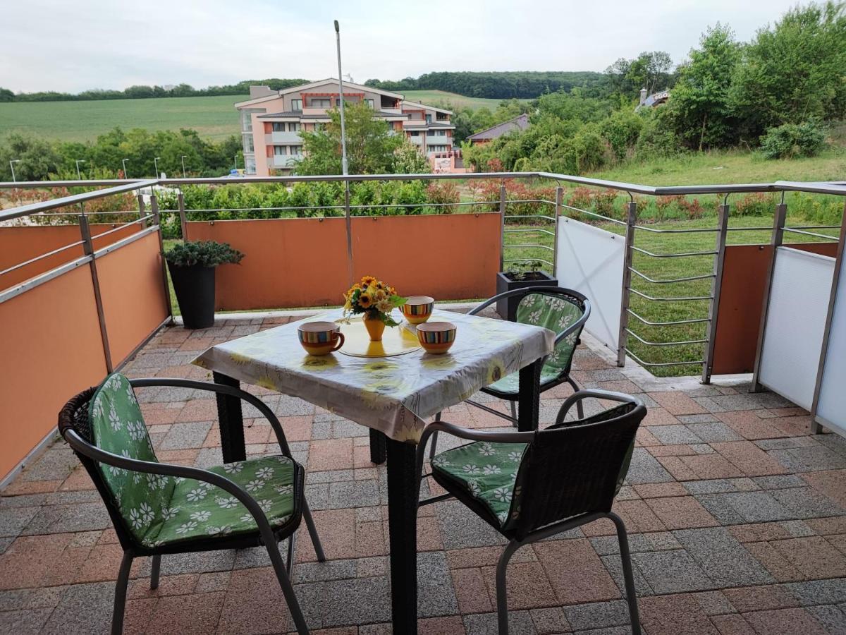 Slnečné apartmány Podhájska Esterno foto