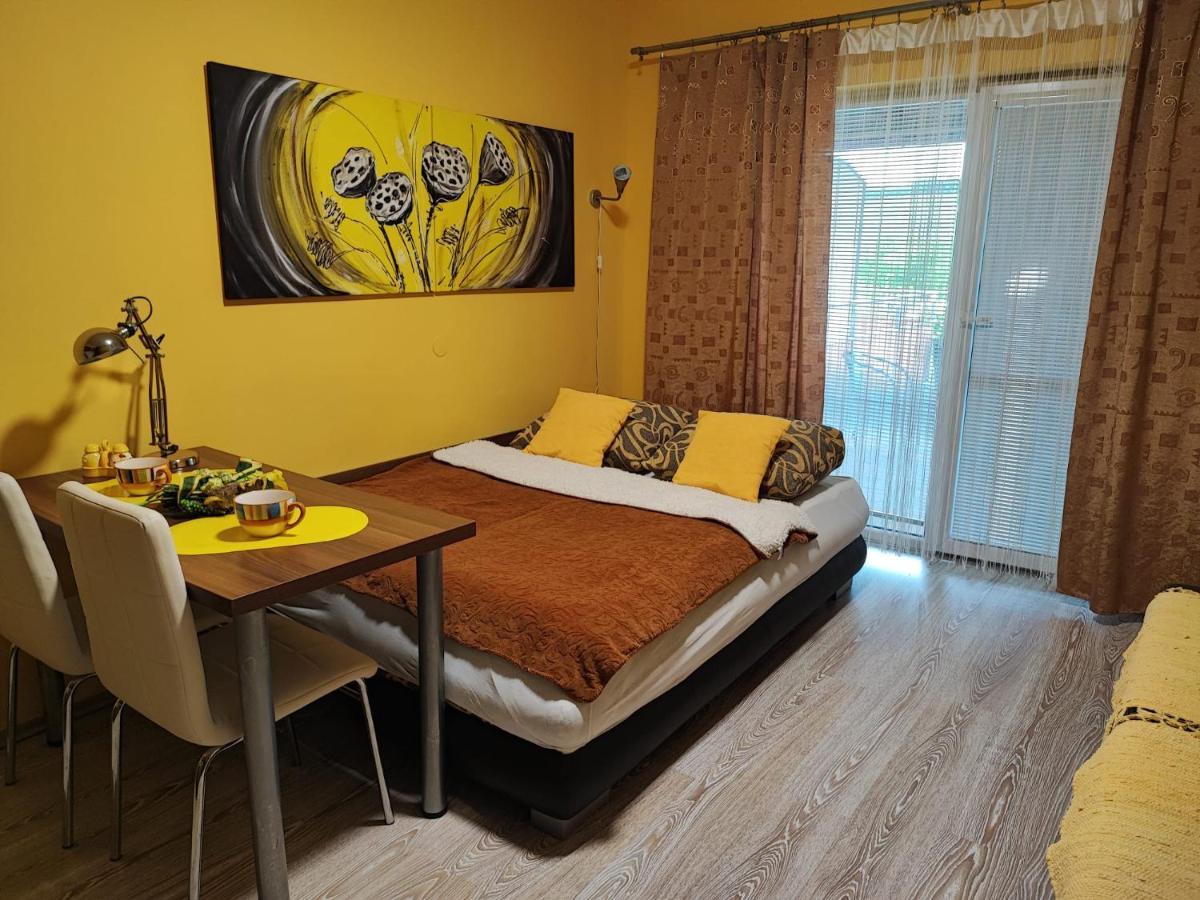 Slnečné apartmány Podhájska Esterno foto