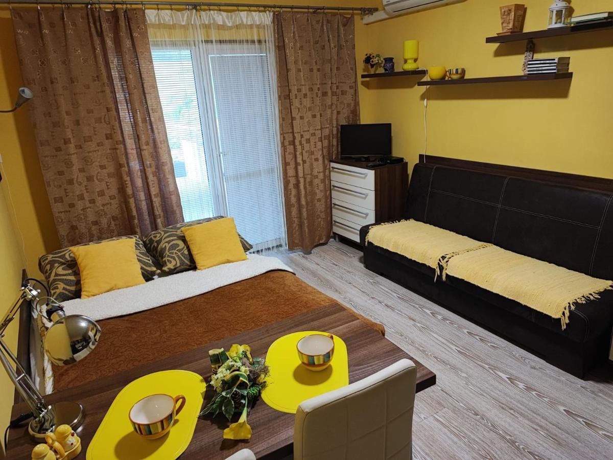 Slnečné apartmány Podhájska Esterno foto