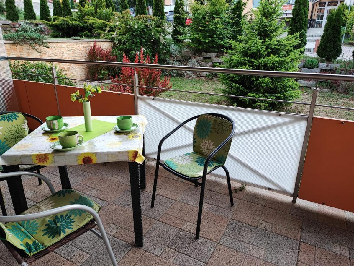 Slnečné apartmány Podhájska Esterno foto