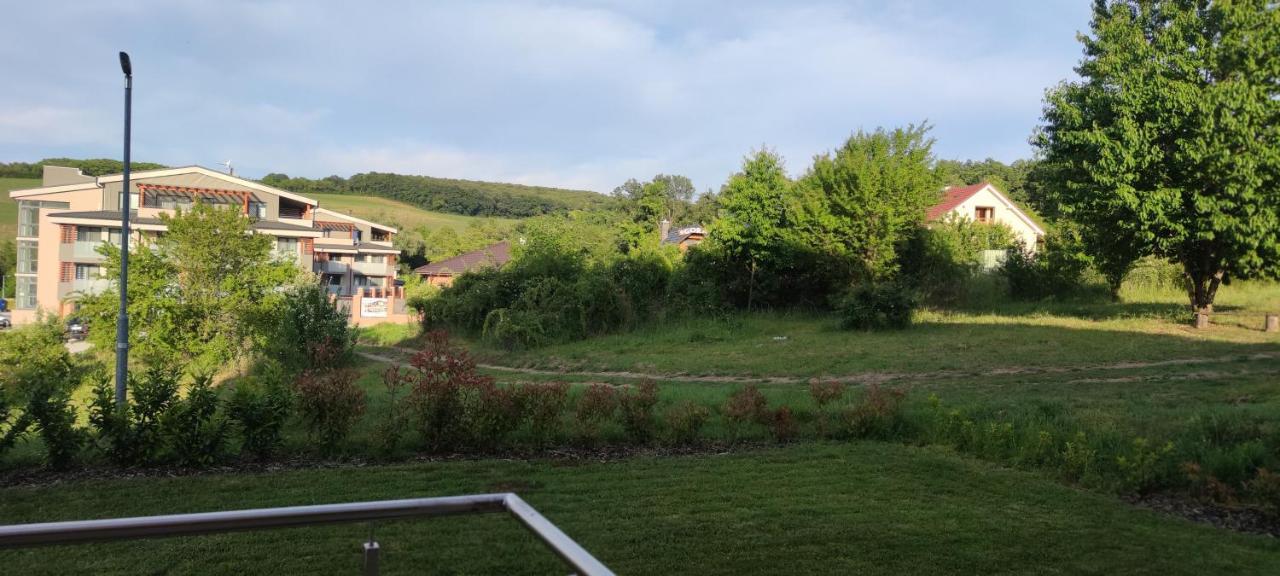 Slnečné apartmány Podhájska Esterno foto
