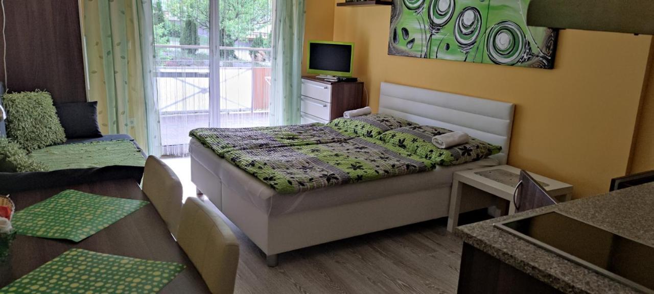 Slnečné apartmány Podhájska Esterno foto